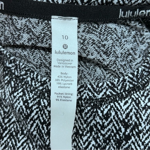 Lululemon Runderful Long Sleeve Athletic Pullover Top | Size 10 - Picture 9 of 10